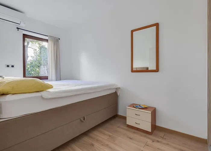Anica-1 By Interhome Zára
