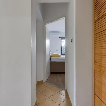 Appartamento Anica-1 By Interhome Zara